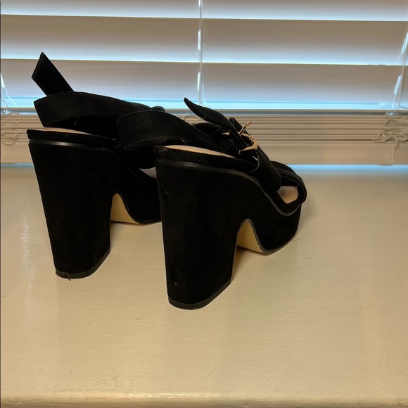 Elegant Black Wedge Sandals - Picture 3 of 3
